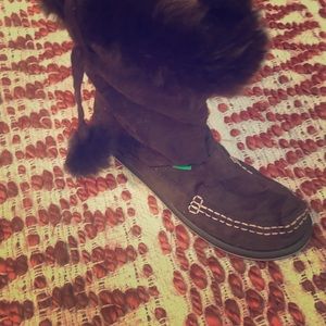 Sanuk boots